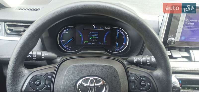 Позашляховик / Кросовер Toyota RAV4 2023 в Чернівцях