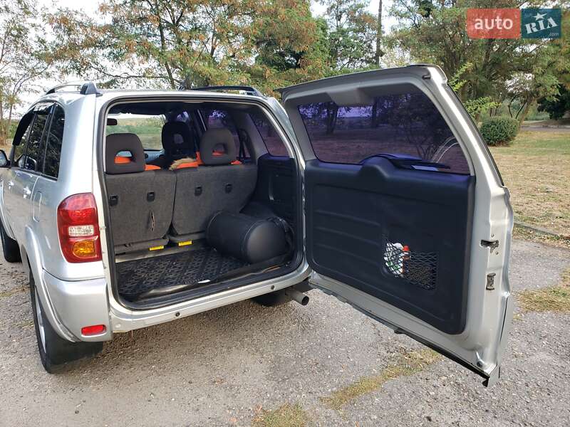 Позашляховик / Кросовер Toyota RAV4 2005 в Чугуєві фото 4 Позашляховик / Кросовер Toyota RAV4 2005 в Чугуєві