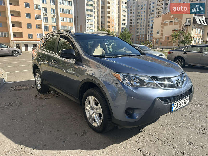 Позашляховик / Кросовер Toyota RAV4 2013 в Софіївській Борщагівці