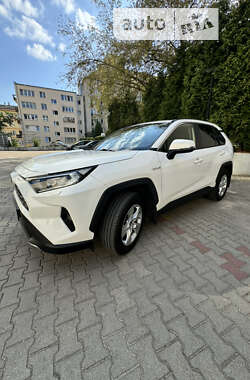 Внедорожник / Кроссовер Toyota RAV4 2020 в Киеве