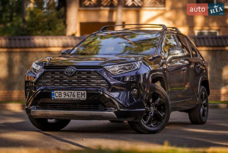 Внедорожник / Кроссовер Toyota RAV4 2020 в Чернигове