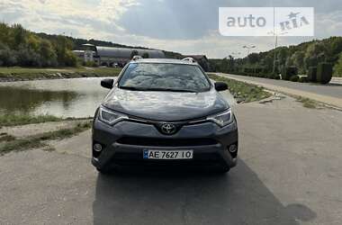 Позашляховик / Кросовер Toyota RAV4 2017 в Дніпрі