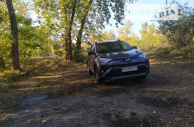 Внедорожник / Кроссовер Toyota RAV4 2016 в Каневе