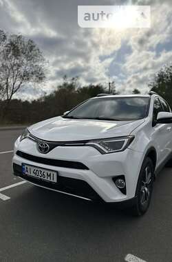 Позашляховик / Кросовер Toyota RAV4 2016 в Бучі