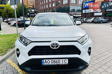 Внедорожник / Кроссовер Toyota RAV4 2019 в Львове