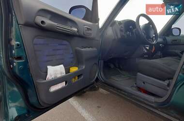 Внедорожник / Кроссовер Toyota RAV4 1997 в 