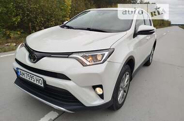 Позашляховик / Кросовер Toyota RAV4 2016 в Житомирі