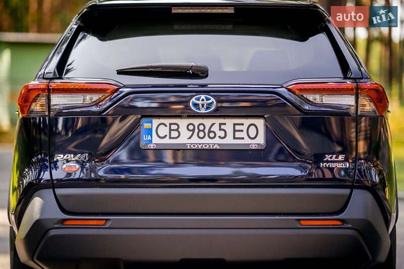 Позашляховик / Кросовер Toyota RAV4 2022 в Чернігові