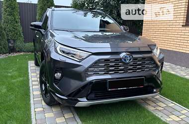 Внедорожник / Кроссовер Toyota RAV4 2018 в Киеве