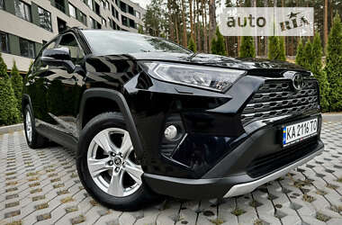 Внедорожник / Кроссовер Toyota RAV4 2021 в Киеве