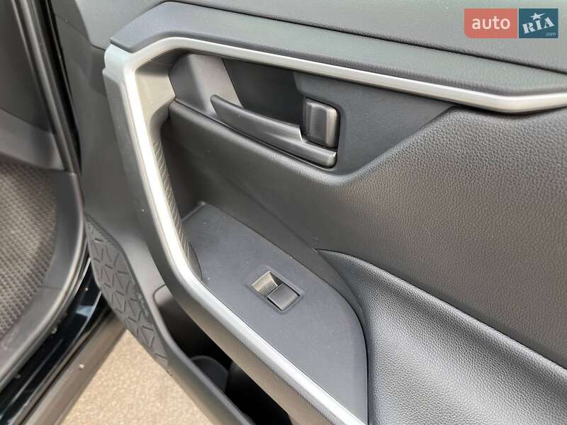 Позашляховик / Кросовер Toyota RAV4 2020 в Вінниці