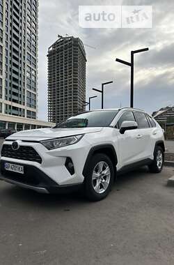 Внедорожник / Кроссовер Toyota RAV4 2020 в Днепре