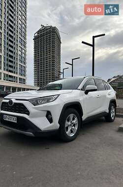 Внедорожник / Кроссовер Toyota RAV4 2020 в Киеве