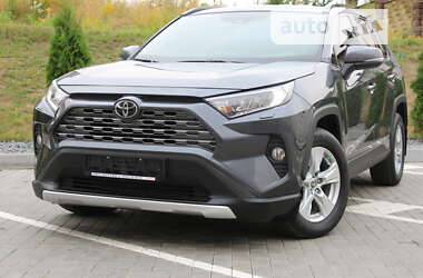 Внедорожник / Кроссовер Toyota RAV4 2022 в Ровно