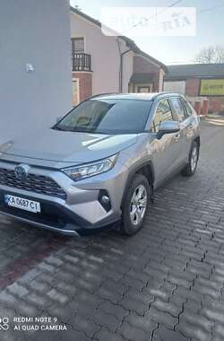 Позашляховик / Кросовер Toyota RAV4 2021 в Чернівцях