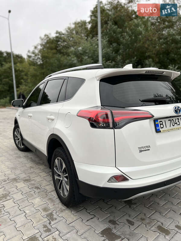 Внедорожник / Кроссовер Toyota RAV4 2017 в Киеве