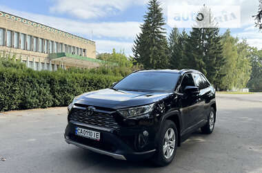 Внедорожник / Кроссовер Toyota RAV4 2020 в Умани