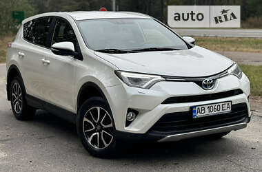 Внедорожник / Кроссовер Toyota RAV4 2018 в Киеве