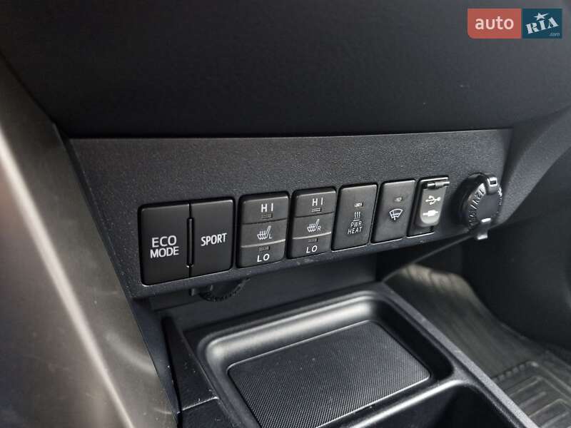 Внедорожник / Кроссовер Toyota RAV4 2014 в Николаеве
