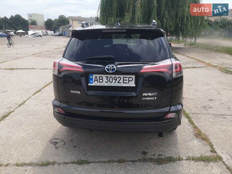 Внедорожник / Кроссовер Toyota RAV4 2018 в Ладыжине