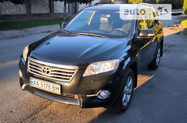 Внедорожник / Кроссовер Toyota RAV4 2010 в Киеве