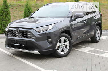 Позашляховик / Кросовер Toyota RAV4 2022 в Рівному