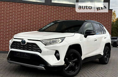 Внедорожник / Кроссовер Toyota RAV4 2019 в Львове