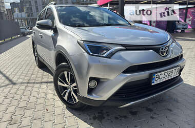 Позашляховик / Кросовер Toyota RAV4 2017 в Львові