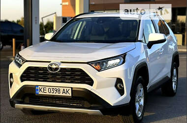 Позашляховик / Кросовер Toyota RAV4 2021 в Львові