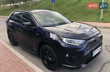 Внедорожник / Кроссовер Toyota RAV4 2020 в Киеве