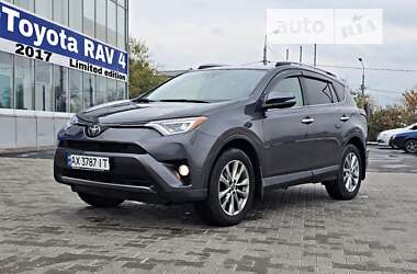 Внедорожник / Кроссовер Toyota RAV4 2017 в Харькове