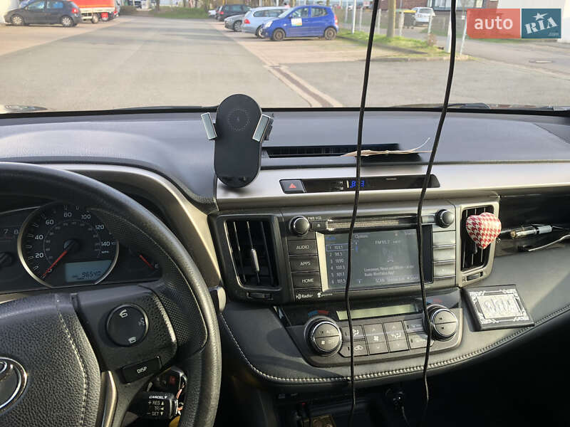 Внедорожник / Кроссовер Toyota RAV4 2014 в Броварах