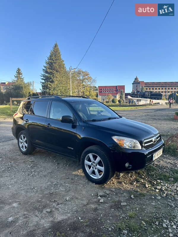 Внедорожник / Кроссовер Toyota RAV4 2008 в 