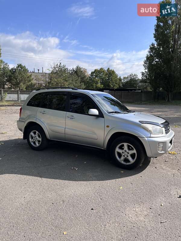 Внедорожник / Кроссовер Toyota RAV4 2002 в Белгороде-Днестровском