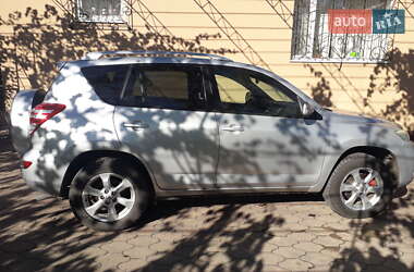 Внедорожник / Кроссовер Toyota RAV4 2011 в Раздельной