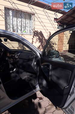 Внедорожник / Кроссовер Toyota RAV4 2011 в Раздельной