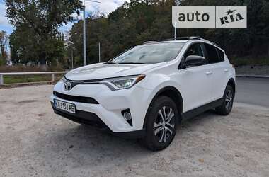 Позашляховик / Кросовер Toyota RAV4 2016 в Києві