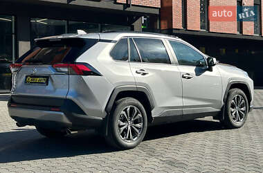 Внедорожник / Кроссовер Toyota RAV4 2023 в 