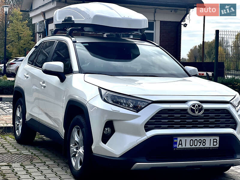 Позашляховик / Кросовер Toyota RAV4 2019 в Києві