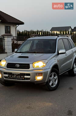 Внедорожник / Кроссовер Toyota RAV4 2003 в Львове