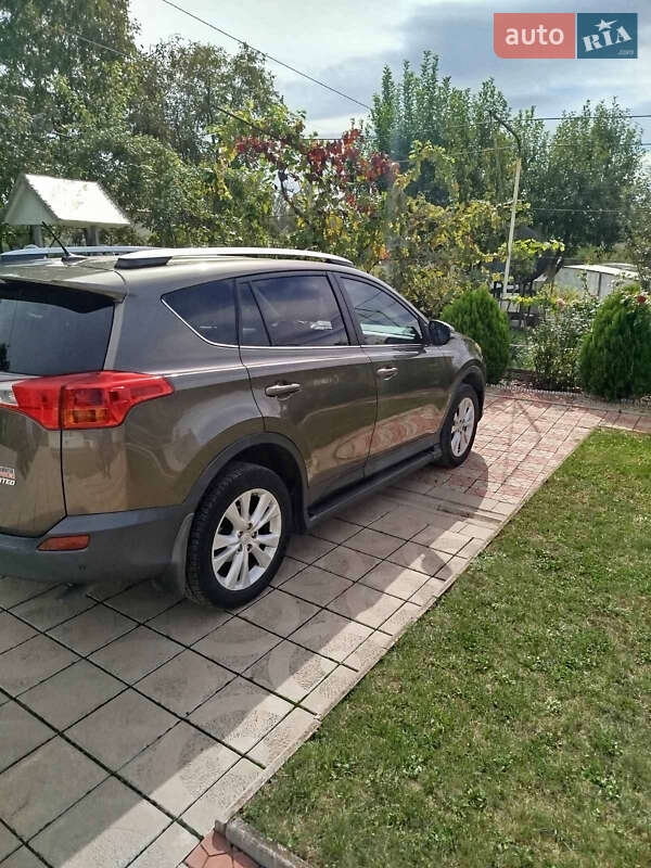 Toyota RAV4 2015