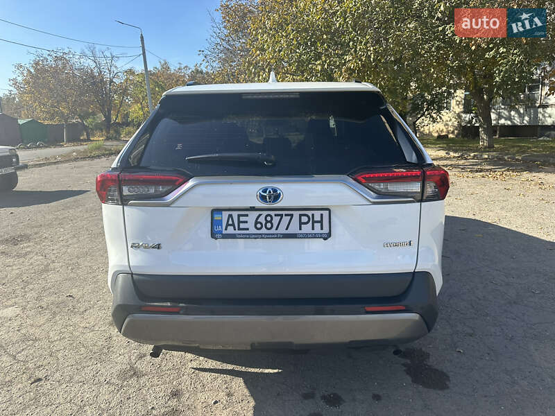 Позашляховик / Кросовер Toyota RAV4 2021 в Кривому Розі