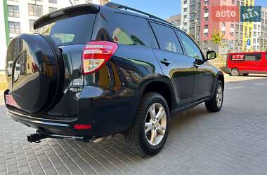 Внедорожник / Кроссовер Toyota RAV4 2011 в Ровно