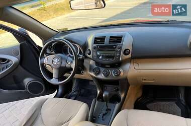 Внедорожник / Кроссовер Toyota RAV4 2011 в Ровно