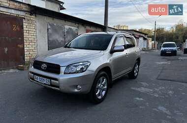 Внедорожник / Кроссовер Toyota RAV4 2006 в Киеве