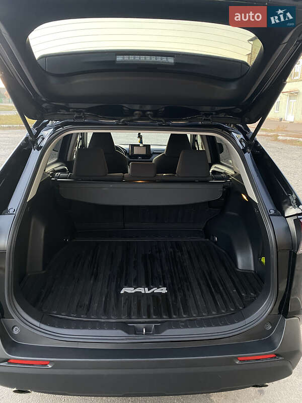 Позашляховик / Кросовер Toyota RAV4 2018 в Бердичеві фото 9 Позашляховик / Кросовер Toyota RAV4 2018 в Бердичеві