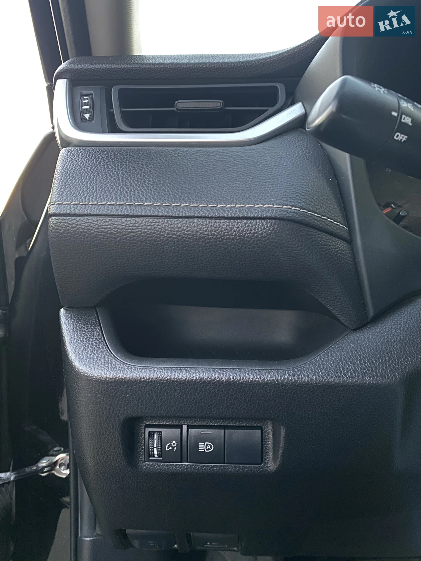2018 Toyota RAV 4 - мініатюра 12