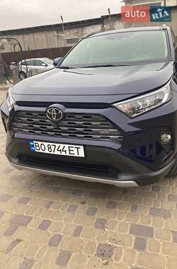 Позашляховик / Кросовер Toyota RAV4 2021 в Тернополі