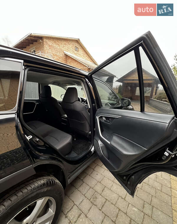 Позашляховик / Кросовер Toyota RAV4 2018 в Дубні