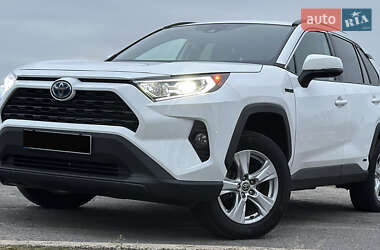 Позашляховик / Кросовер Toyota RAV4 2021 в Дніпрі